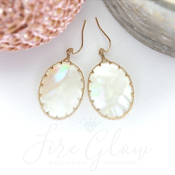 Mother of Pearl Style Oval Gold Tone Earrings - Picture 5 of 16